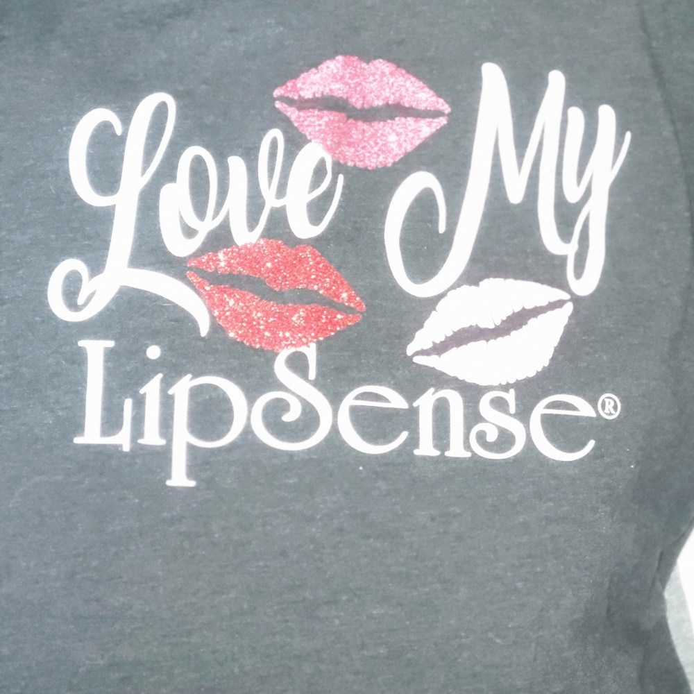 LipSense Black Tee with Glittery Red and Pink Lips
